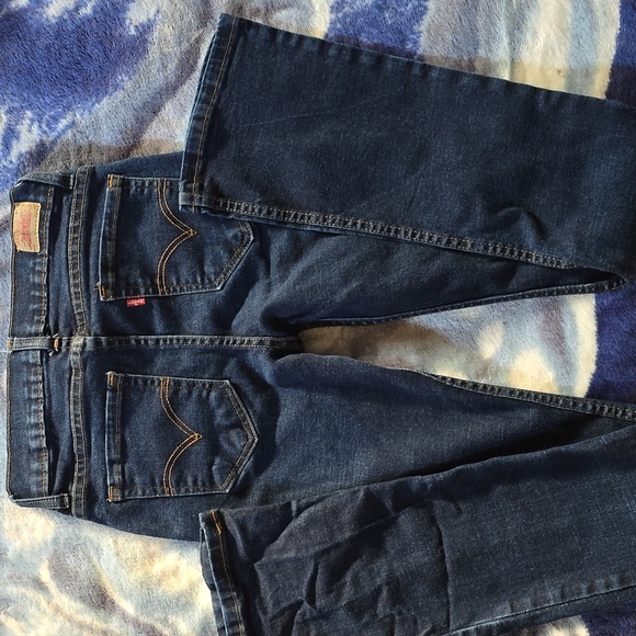 Levi Jeans - Picture 2 of 4